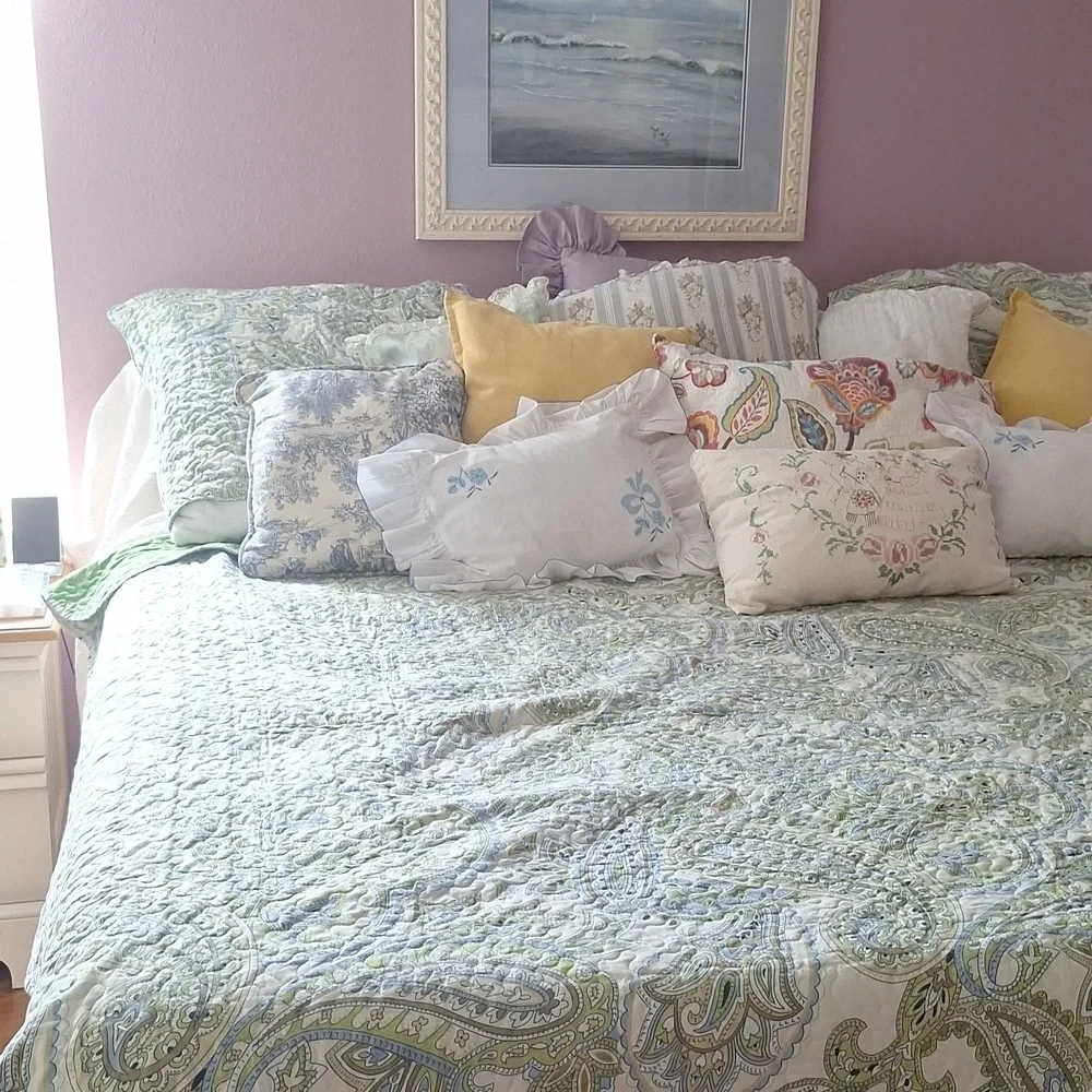 Brandream Green Paisley Patterned Quilt & 2 Yellow Pillows